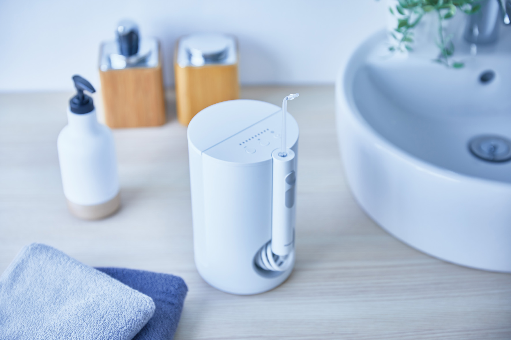 Panasonic EW1611 Oral Irrigator, Countertop Model with 10 Operating Modes