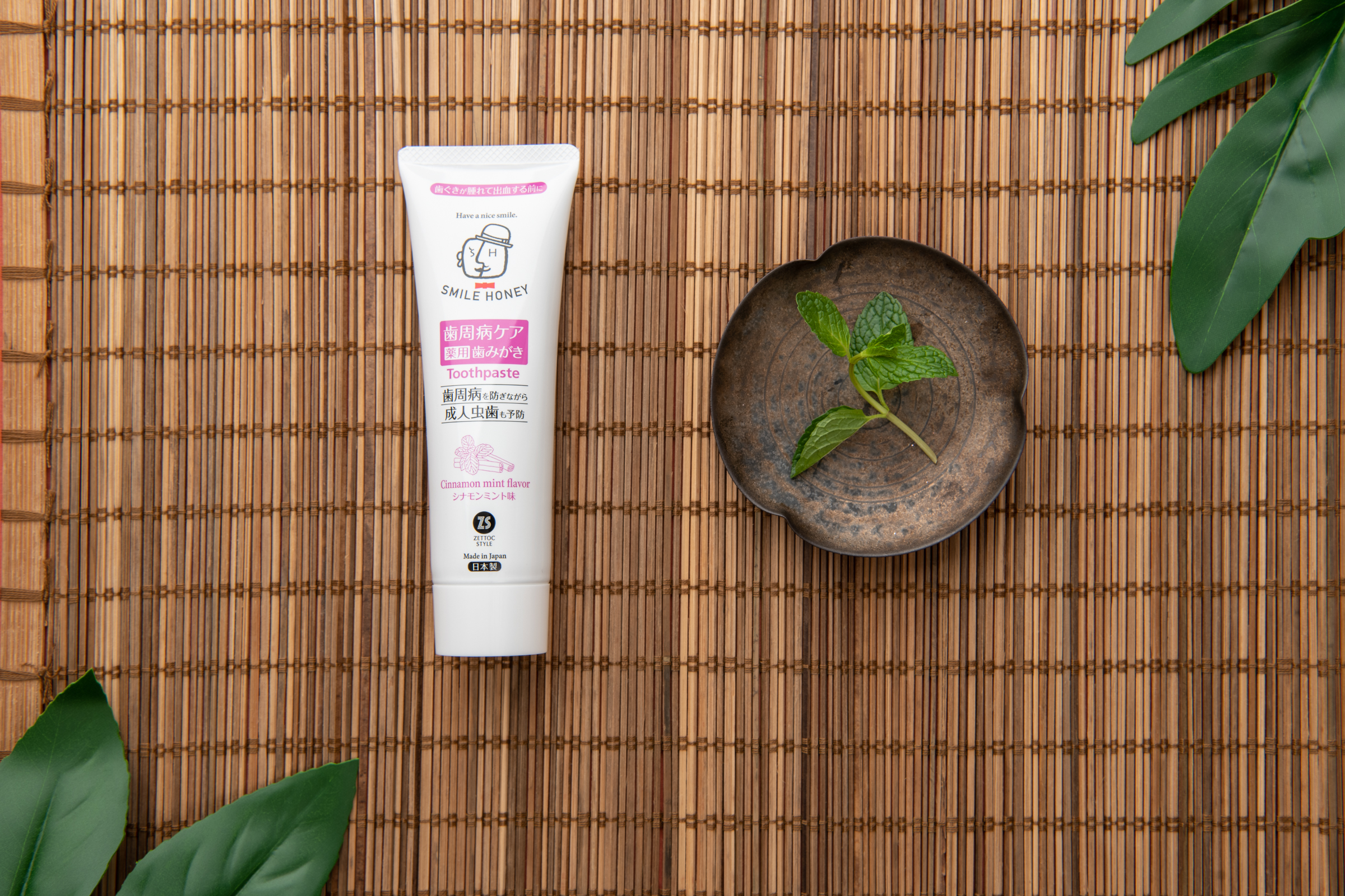 Japanese anti-cavity toothpaste NIPPON ZETTOC SMILE HONEY (mint-cinnamon), 120 g